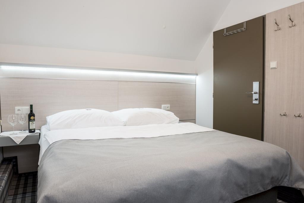 Horský Hotel Dobrá Chata Stachy Esterno foto