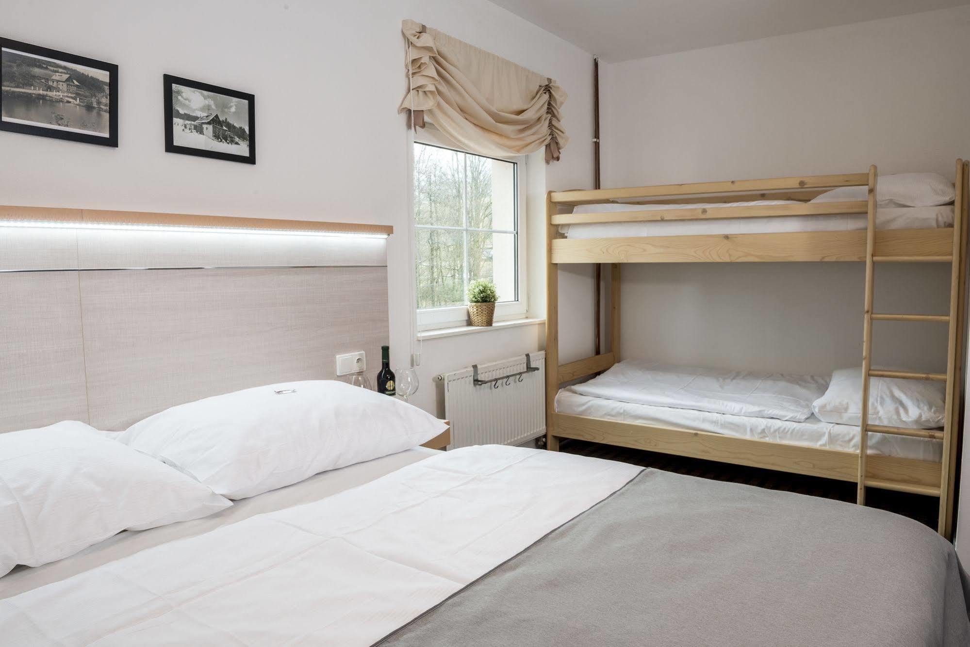 Horský Hotel Dobrá Chata Stachy Esterno foto