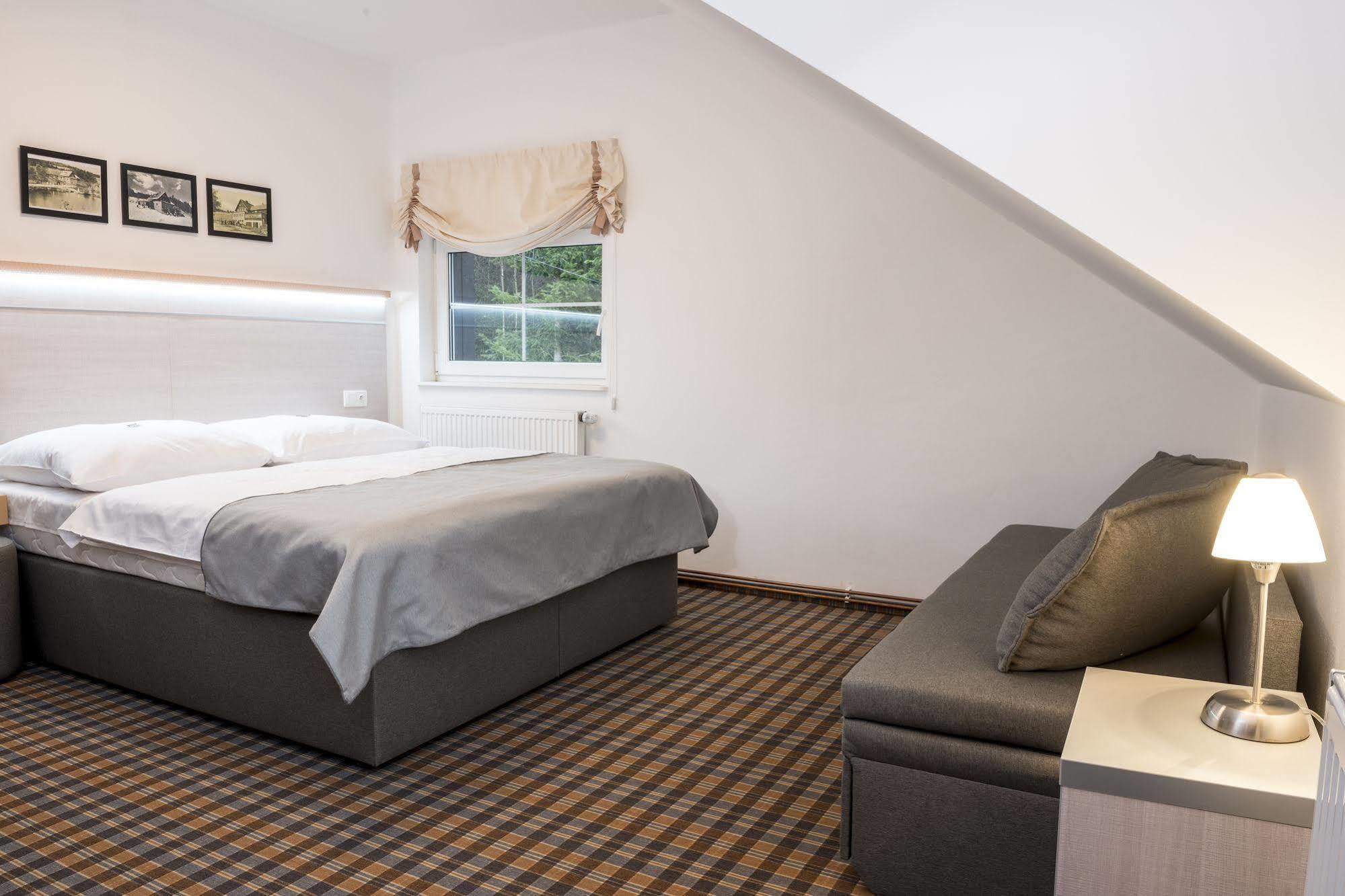 Horský Hotel Dobrá Chata Stachy Esterno foto