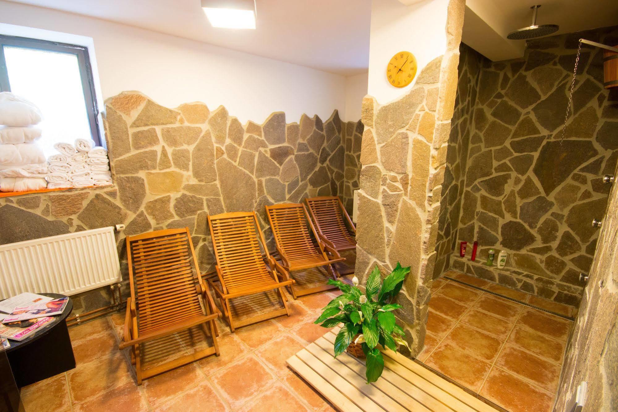 Horský Hotel Dobrá Chata Stachy Esterno foto